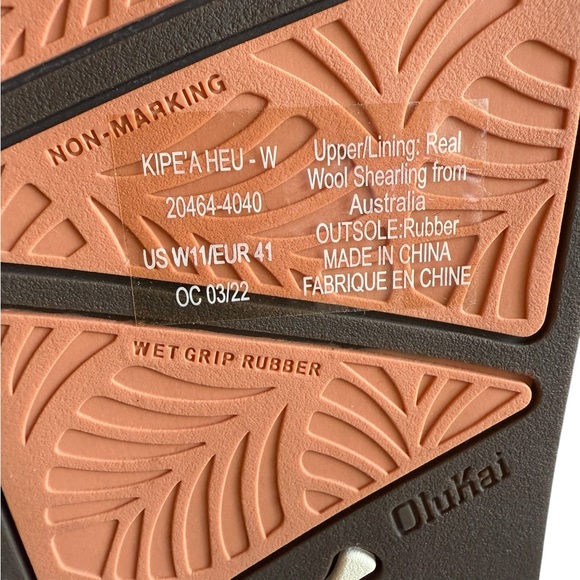 NWT OluKai Black Kipe'a Heu Fuzzy Slipper Women's Size 11 - Picture 5 of 7